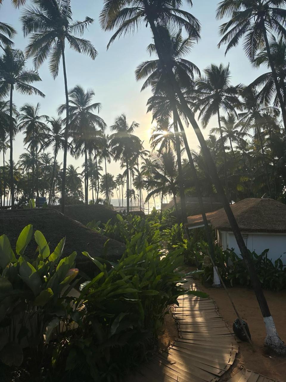 Thalassa Beach Boutique Resort Gamle Goa Eksteriør bilde