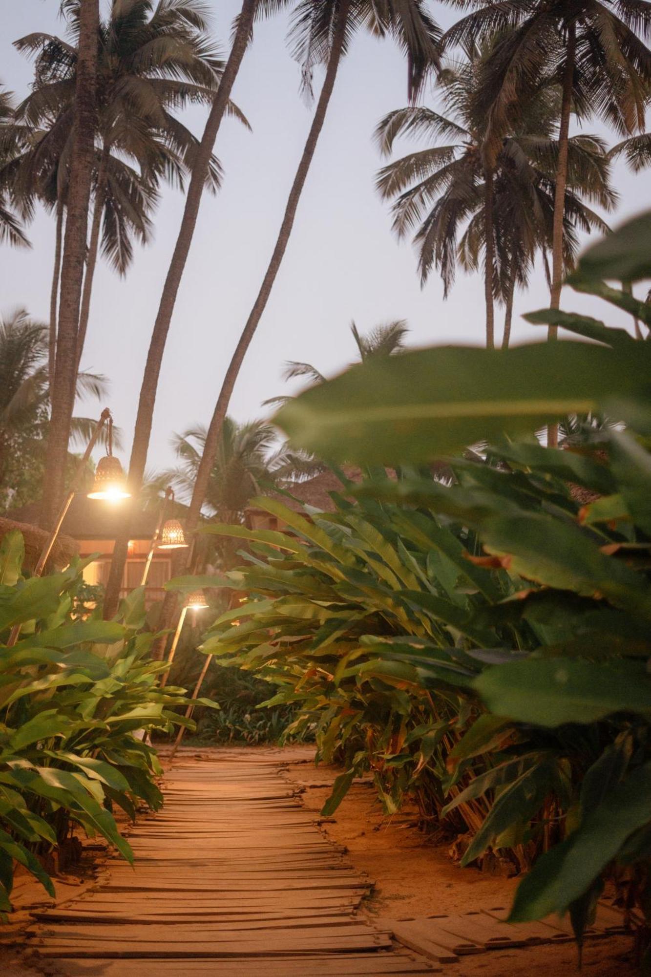 Thalassa Beach Boutique Resort Gamle Goa Eksteriør bilde